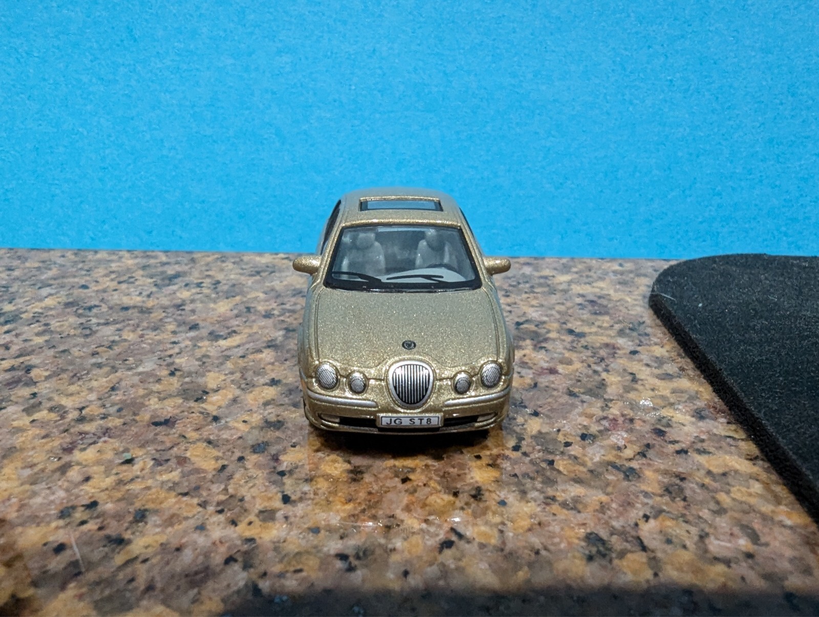 Picture 2 of 5