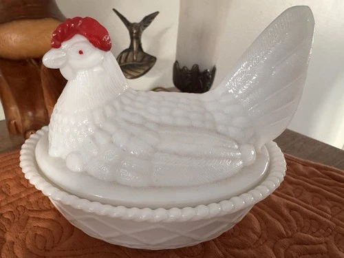 Vintage Hen On A Nest Covered Dish Milk Glass 1950 Westmoreland Nesting