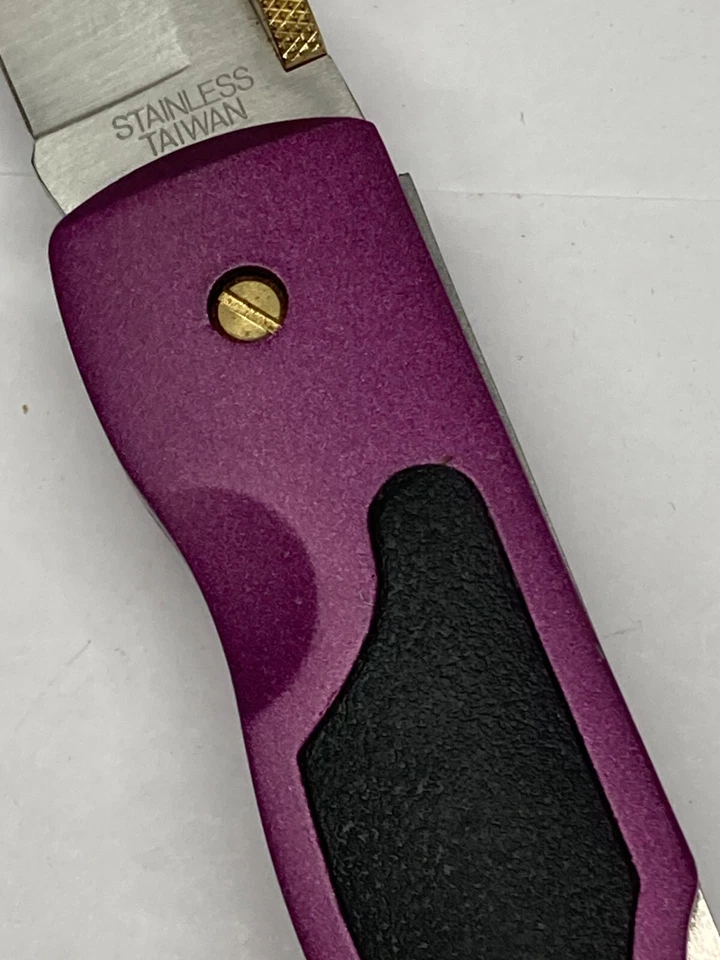 Cuchillo plegable púrpura con hoja lisa, perilla para pulgar, bloqueo K-7038PE Foto 4 de 4