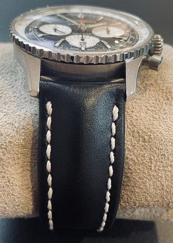 Breitling Navitimer B01 Chronograph 43 - Picture 3 of 11