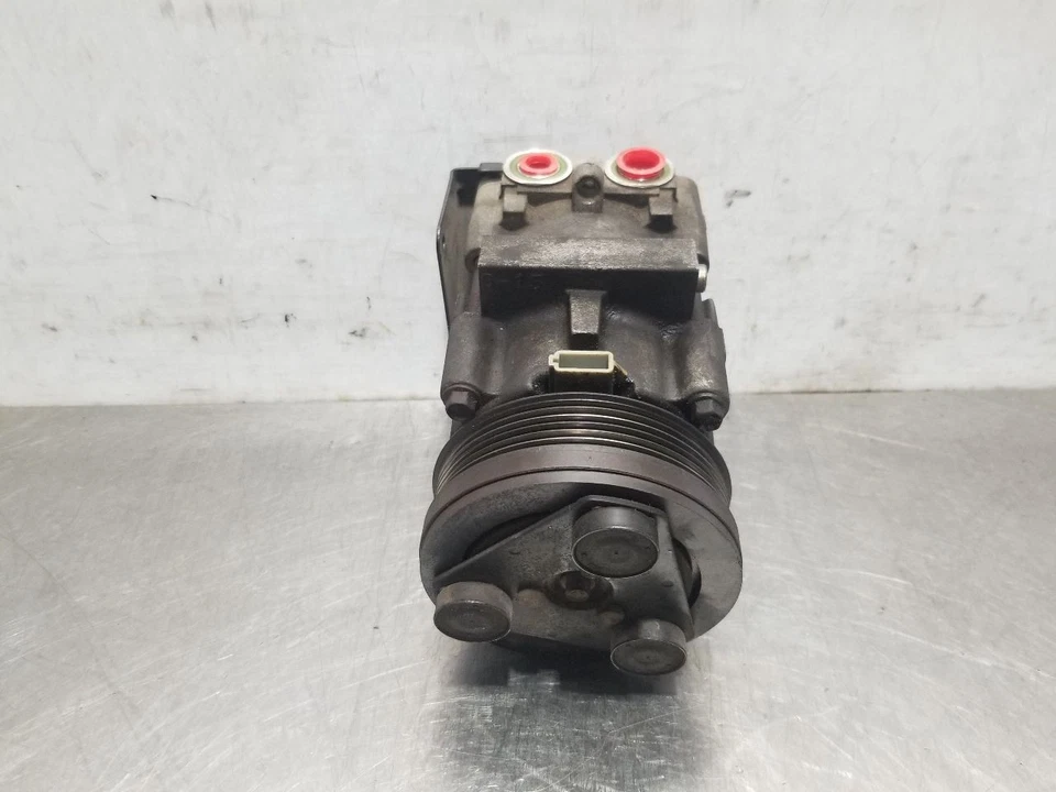 97 1997 LINCOLN MARK VIII 4.6L AC COMPRESSOR - Image 2 of 4