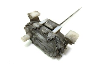 AUDI A4 Avant 8E5, B6 Motor für Tankdeckelverriegelung 8D0862153 1.90 31277555
