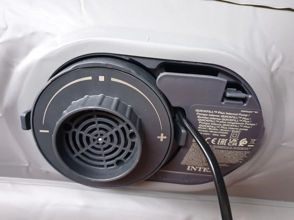 Cama inflable Intex Queen Prime Comfort Elevated 152 cm - Imagen 3 de 4