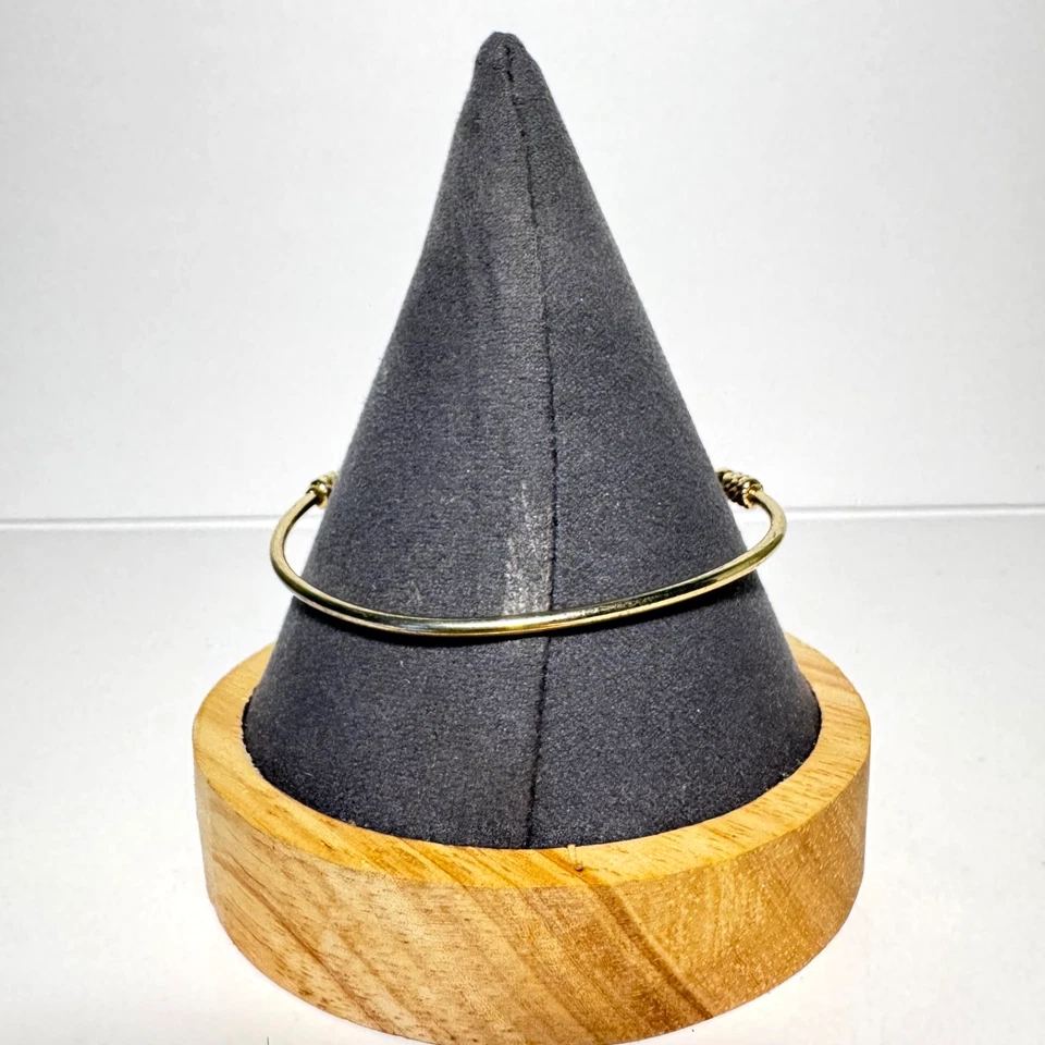 Brazalete de ancla con detalles de diamantes de imitación tono dorado ajustable Foto 3 de 4