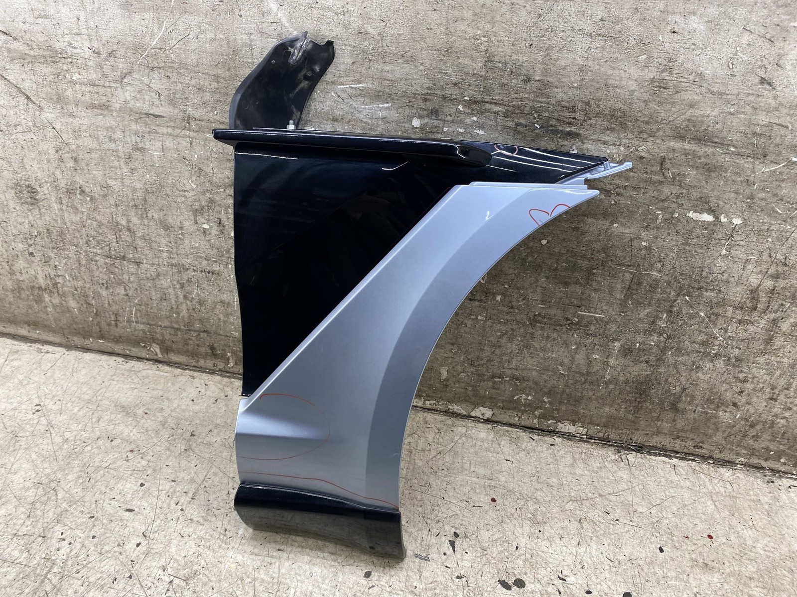 2020-2025 ASTON MARTIN DBX FRONT RIGHT PASSENGER FENDER SKYFALL SILVER 2
