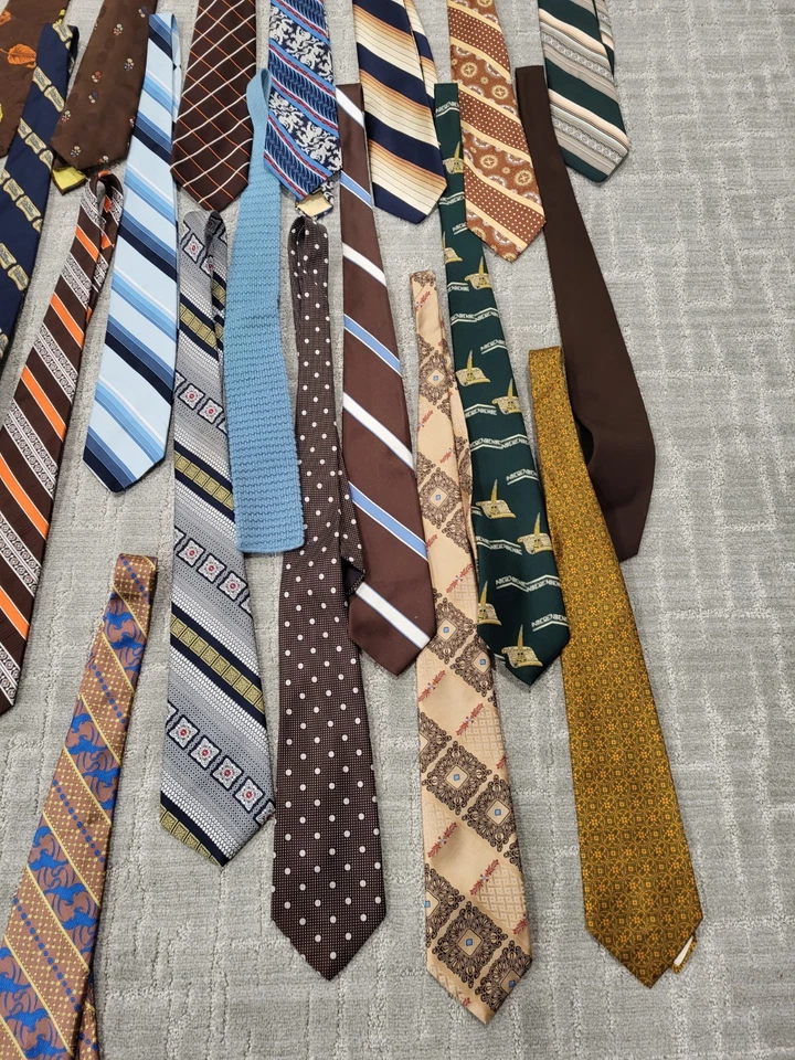 LOTE de 21 Corbatas Retro Wembley Wemlon RAYAS Anchas GRASAS DISCOTECA Groovy Foto 3 de 4