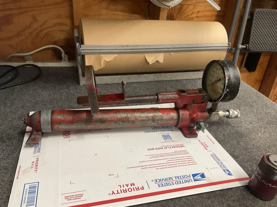 ENERPAC Hydraulic Hand Pump w/ 10-ton Hydraulic Ram Cylinder - Image 3 of 4