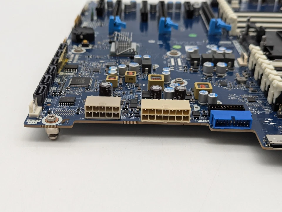 Placa madre sistema HP Z8 G5 FURY WIN 16x DDR5 PCIe 5.0 LGA 4677 (M41247-601) Foto 4 de 4