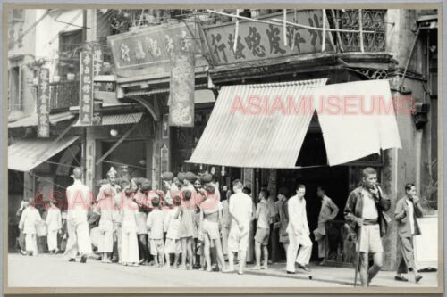 Años 40 HONG KONG CALLE BRITÁNICA INDIA EJÉRCITO TIENDA Foto Postal Vintage RPPC #1385 - Imagen 1 de 2