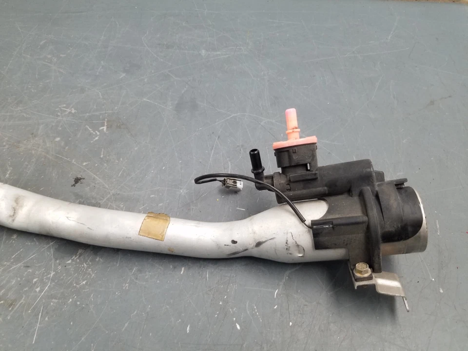 2001 Porsche 911 996 Turbo Cuello de llenado de combustible #7552 X8 Foto 2 de 4