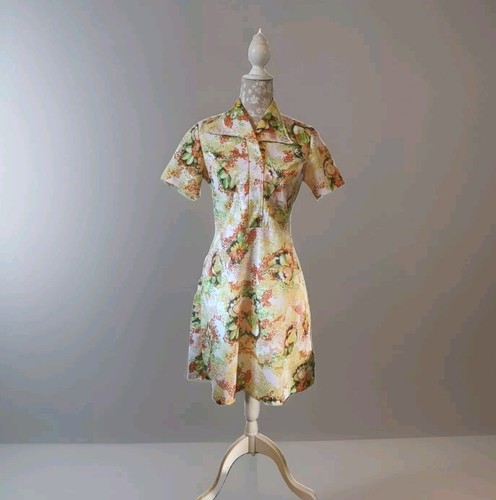 Vintage Colourful Housewife Dress Circa 1960-70. Bright and cheery with 60s vibe