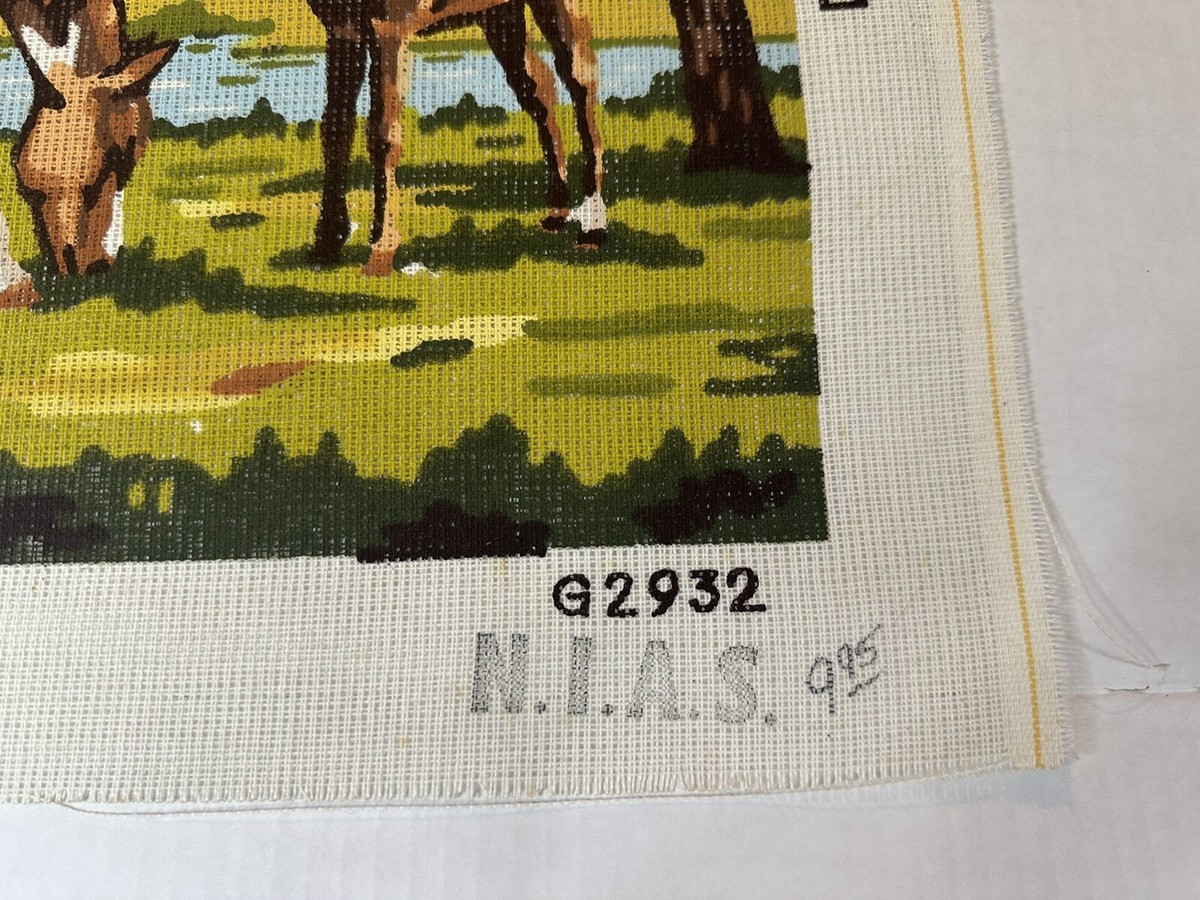馬のタペストリー NIAS G2932 Horse And Foal Printed Needlepoint Tapestry Canvas | eBay