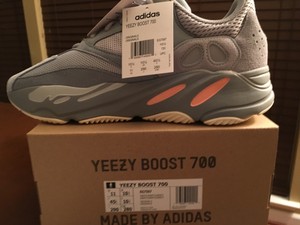 yeezy 700 in box