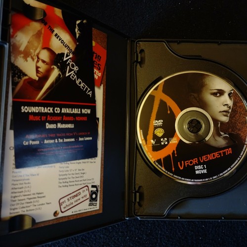 V for Vendetta Two Disc Special Edition DVD Set Watched Once - Picture 3 of 4