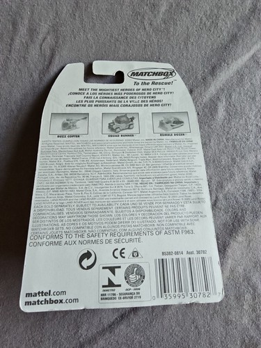 Matchbox Land Rover 90 2004 rojo y verde 58/75 gran tarjeta Hero-City - Imagen 2 de 4