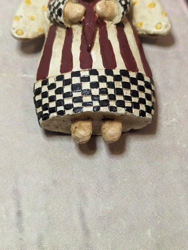 Debbie Mumm Collectible Resin Angel Holding Heart Christmas ornament B2 - Picture 4 of 7