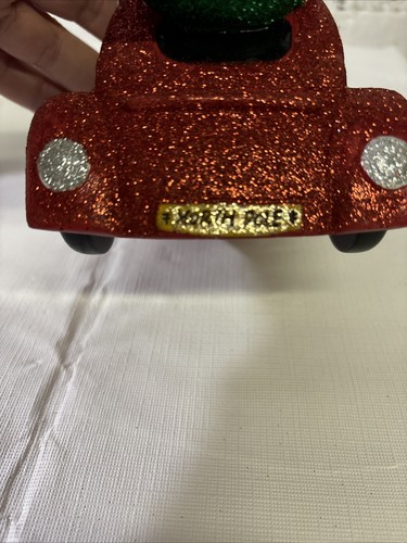 JINGLES & JOY WEISS + ROT GLITZERNDES HARZ WEIHNACHTSMANNAUTO + GESCHENKBOXEN SEIFENSPENDER - Bild 6 von 12