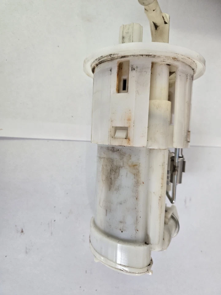 Yamaha YZF R6 2013 08-16 OEM BOMBA DE COMBUSTIBLE GASOLINA UNIDAD DE ENVÍO 4C8-13907-01-00 Foto 4 de 4