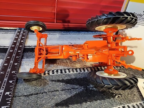 Ertl Allis Chalmers D17 1/16 Diecast Tractor Replica Collectible By Scale Models - Picture 16 of 18
