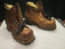 1945 ORIG WWII US ARMY SKI PATROL INSULATED MOUNTAIN BOOTS WITH LINERS SIZE 10 E