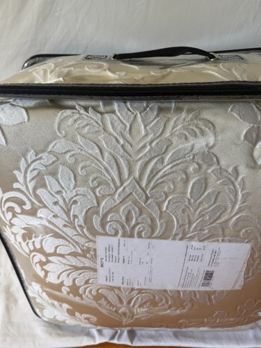 $500 J. Queen New York Marquis Queen 3 PC Comforter Set Ivory - Picture 4 of 6