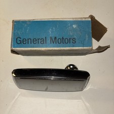 1973-91 Chevrolet Blazer Gmc Jimmy Suburban Chrome Tailgate Window Crank 9703345