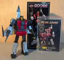 Fans Toys FT-30C Goose (Skydive) - 3rd Party Transforming Masterpiece