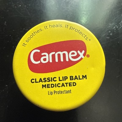 Carmex Classic Medicated Lip Balm Jar, Original, 0.25 oz