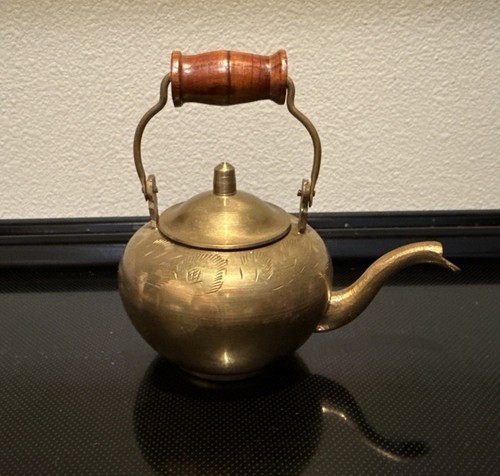 VINTAGE SMALL BRASS ETCHED ENGRAVED TEA POT KETTLE WITH HANDLE AND LID