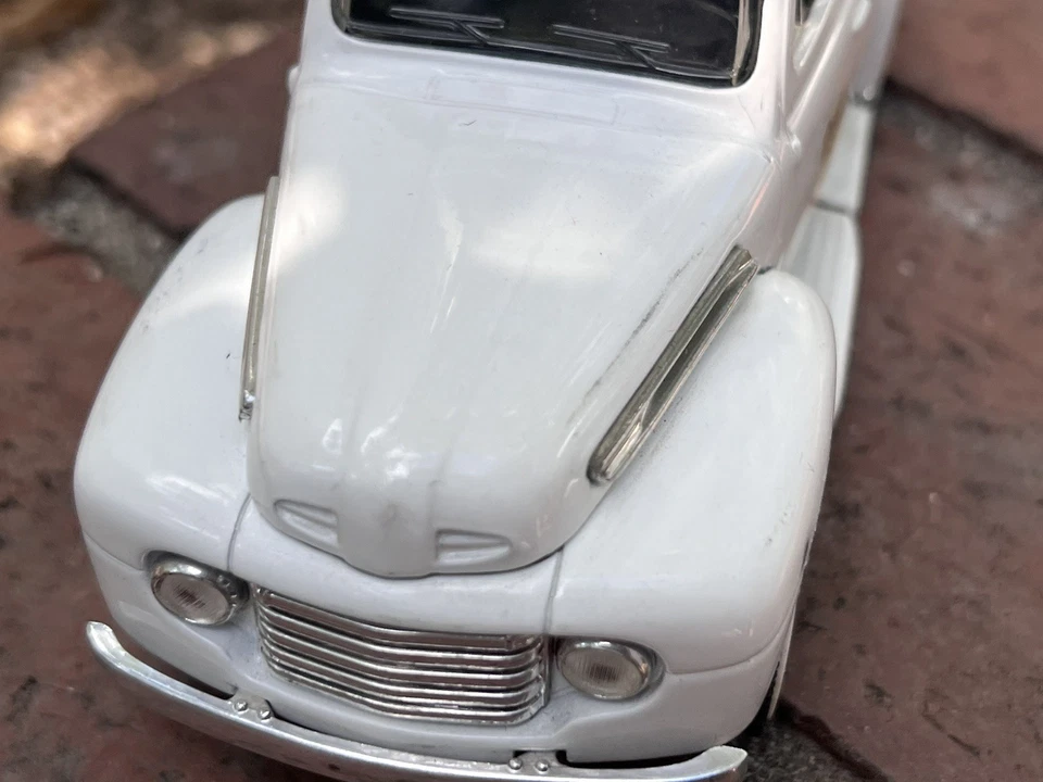 Liberty Classics Halliburton 1948 Ford Delivery Truck LIMITED EDITION Electrical - Image 3 of 4