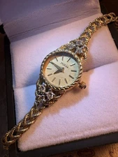 Vintage Jaguar 14KY Gold And Diamond Ladies Watch *Pre-Owned 6” Band”