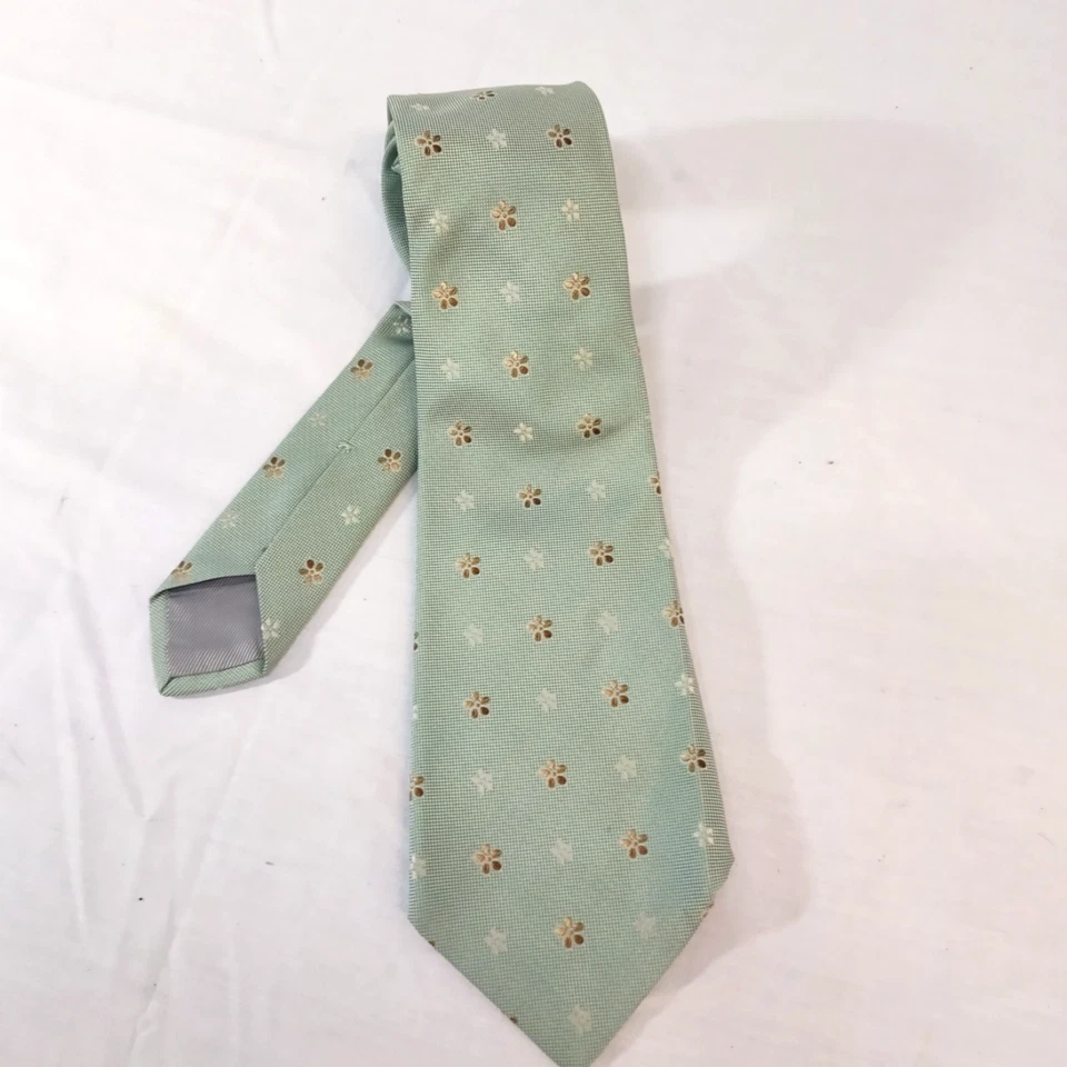 Corbata para hombre Kiton Napoli 7 pliegues verde oliva seda patrón geo floral. Hecho en Italia Foto 2 de 4