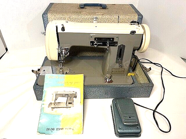 RH Singles&...～edition de luxe～ De Luxe Zig Zag Sewing Machine by National– Untested w/ Foot