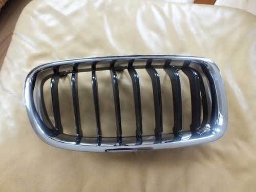 ORIGINAL BMW 3 F30 F31 2012 - 2018 Vorne Rechts Nebelscheinwerfer Grill 7295436