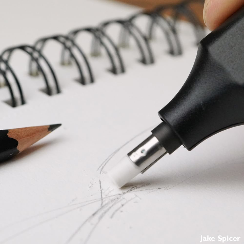 Derwent Batteryoperated eraser pen, includes 8 spare erasers, suitable