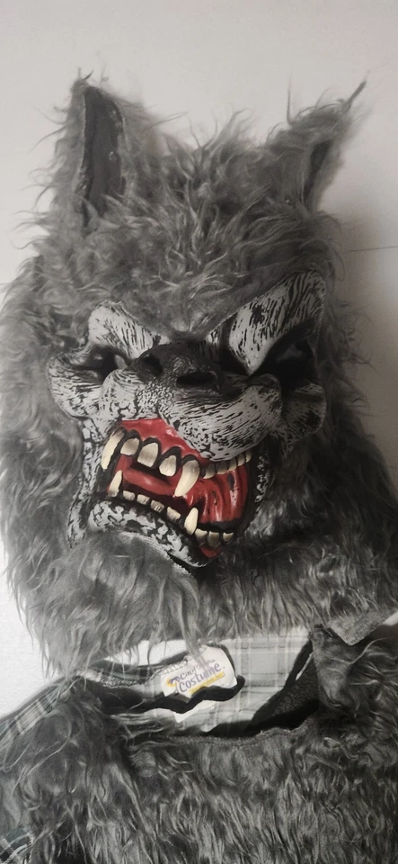 Маска оборотня California Costume для взрослых подростков один размер с молодежной рубашкой среднего размера - Изображение 2 из 4