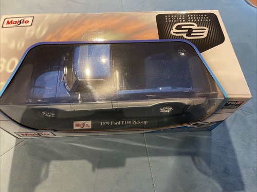 1:18 Maisto 1979 Ford F150 Pickup Truck Metal Diecast Car Model & Stand 26.5 cm - Picture 2 of 2