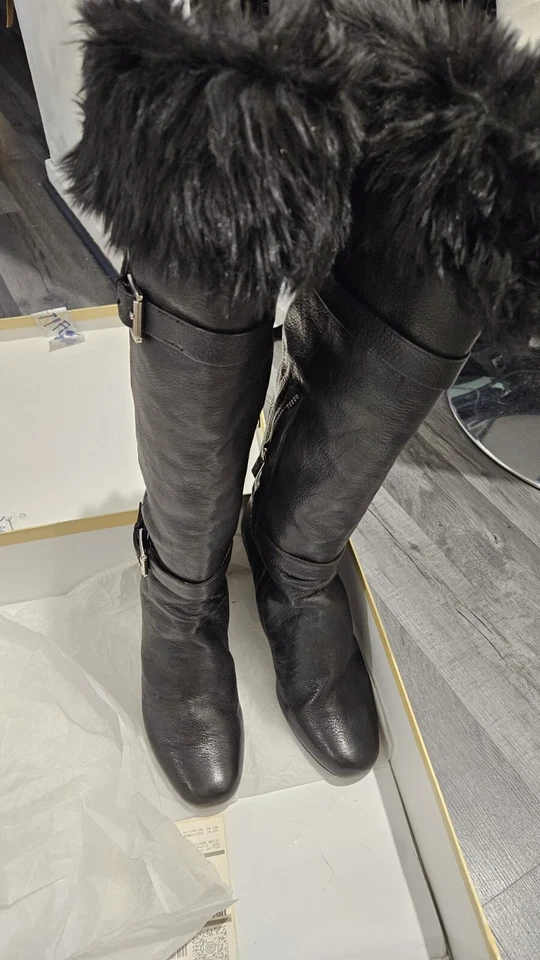 Bottes à talon MICHAEL KORS NEUF EN BONNE ETAT - Photo 1/4