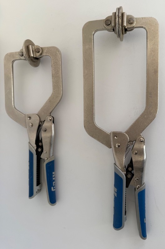 KREG AUTOMAXX FACE CLAMPS - TWO (2). These clamps are of two different sizes. On