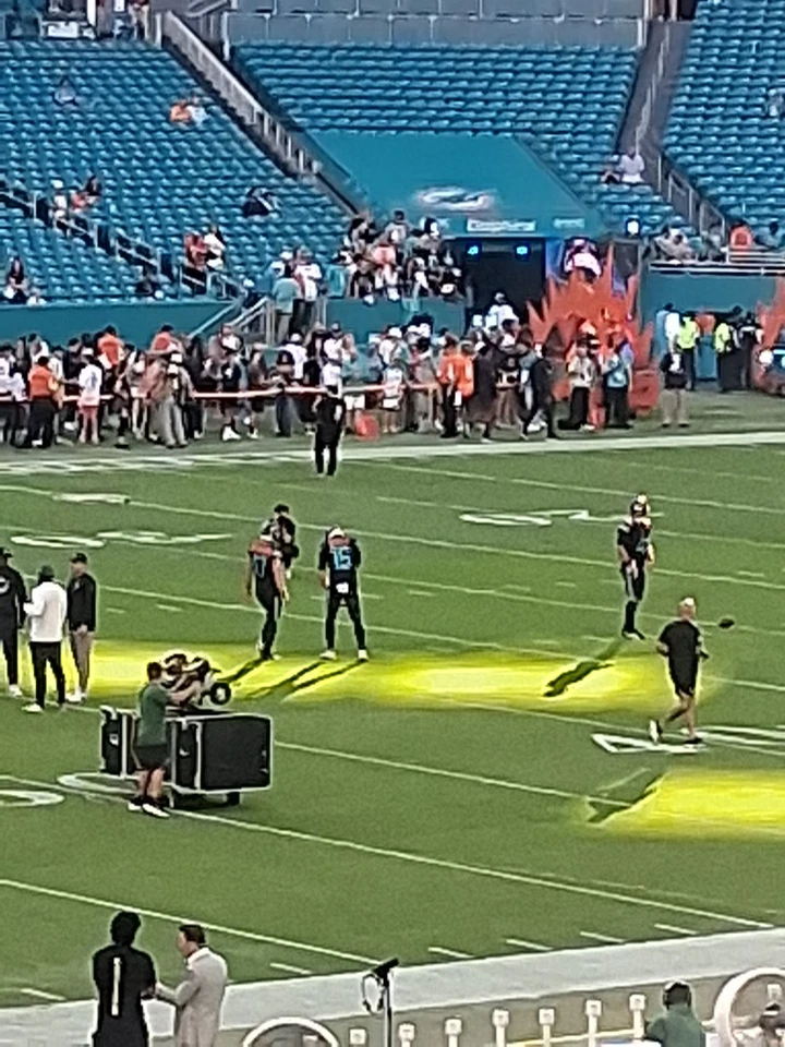 Miami Dolphins vs New Orleans Saints 11/30/25  Tickets - Image 4 of 4