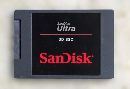 SanDisk 250GB SSD 2,5 Zoll mit 3,5 Zoll Conversion Mount SATA 3.0