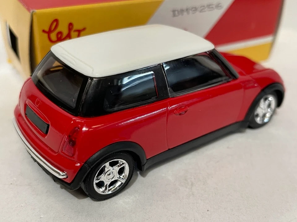 SOLIDO New Mini 1:43 Diecast Modelcar - Image 2 of 4