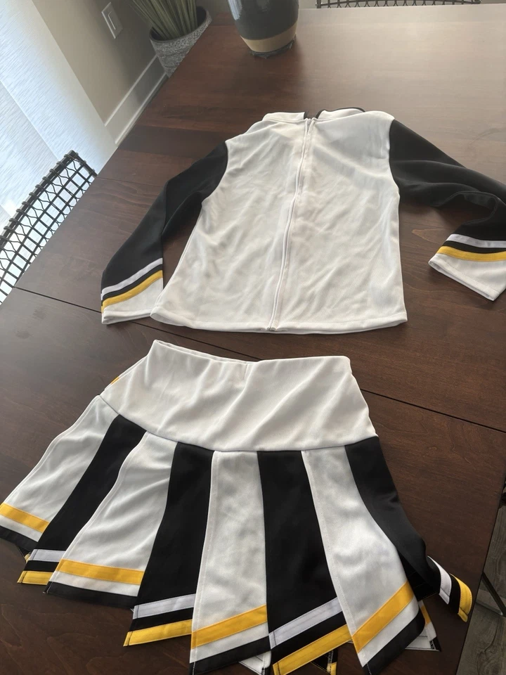 Iowa Hawkeyes black & gold youth XL cheerleading top & skirt - Image 2 of 4