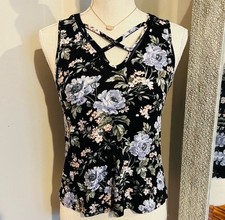 AMERICAN EAGLE Black Floral Crisscross Soft Knit Tank Top Girly Feminine Size XS