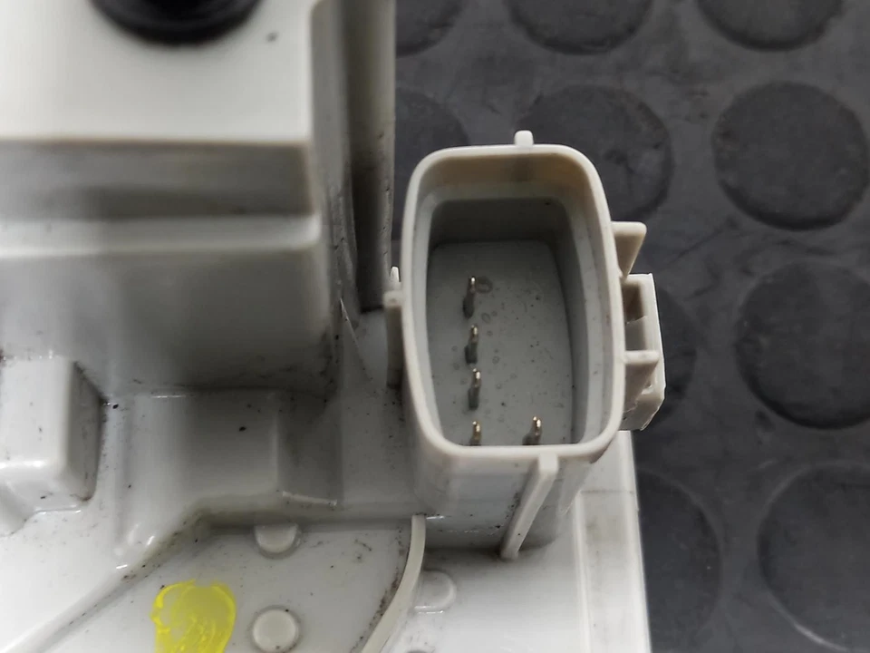 Mecanismo de bloqueo de puerta Chrysler Ypsilon 2011-2017 5 puertas hatchback N/S delantero izquierdo - Imagen 4 de 4