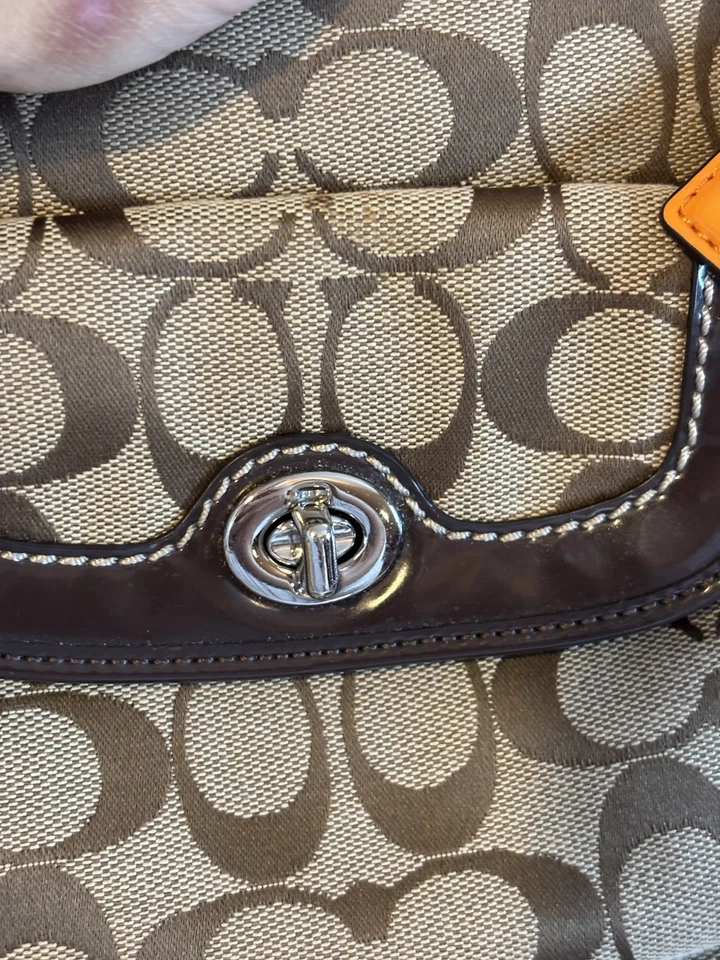 Y2K COACH Crossbody Park Signature Swingpack  Bag – Vintage 2001 EUC - Image 4 of 4