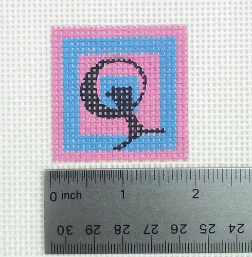 Associated Talent AT needlepoint handpaint Alphabet Mini "Q" Letter AA-172Q 14m - Picture 4 of 6