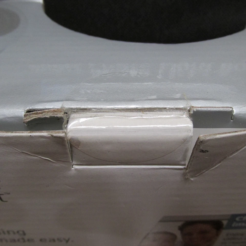 LOGITECH QUICKCAM CONNECT NEW IN BOX - WEBCAM - TEAMS, ZOOM, WORK FROM HOME - Image 3 of 4