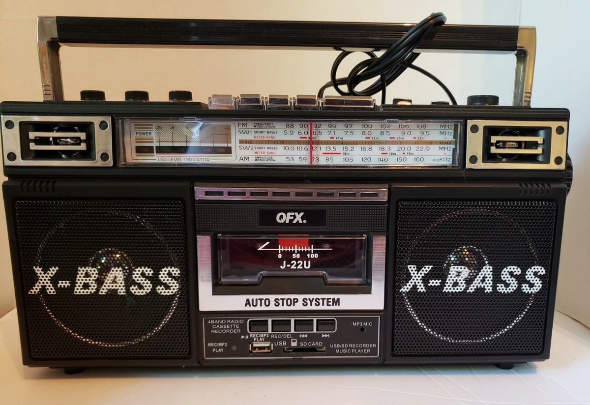 QFX J-22U AM FM SW1 SW2 4-Band Radio X Bass Cassette Boom