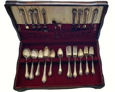1847 Rogers Bros Remembrance Vintage Silverware 72 Piece Set With